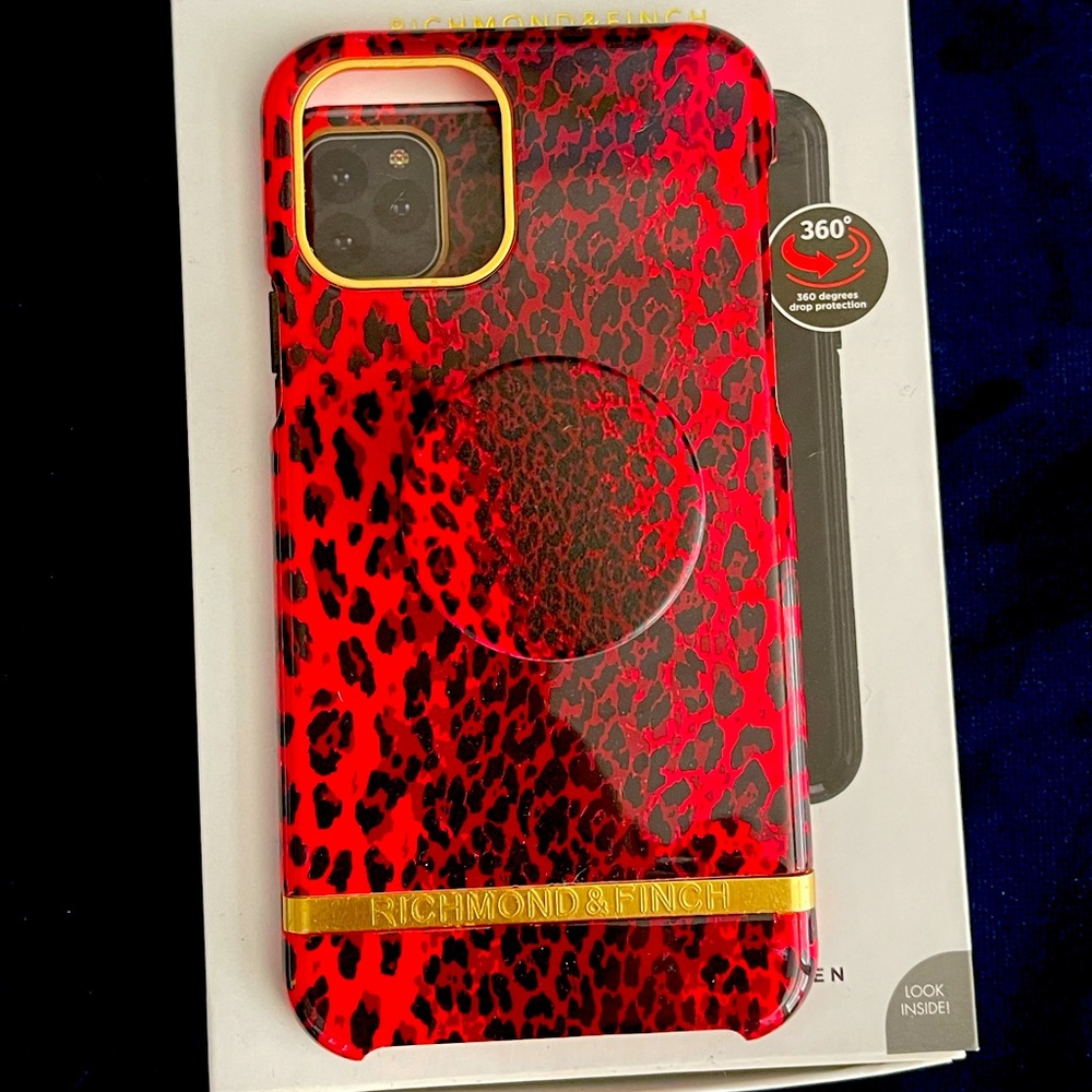 Richmond & Finch iPhone 11 Pro Case in Red Leopard
